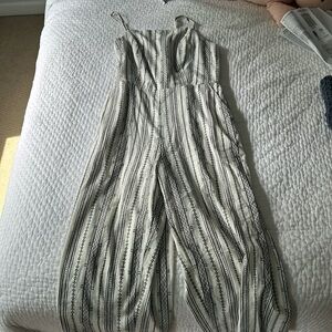 Cream and dark grey jumpsuit - Old Navy- size small